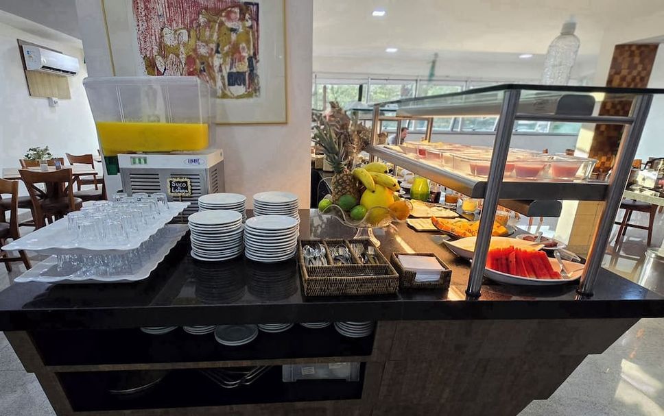 Buffet Photo