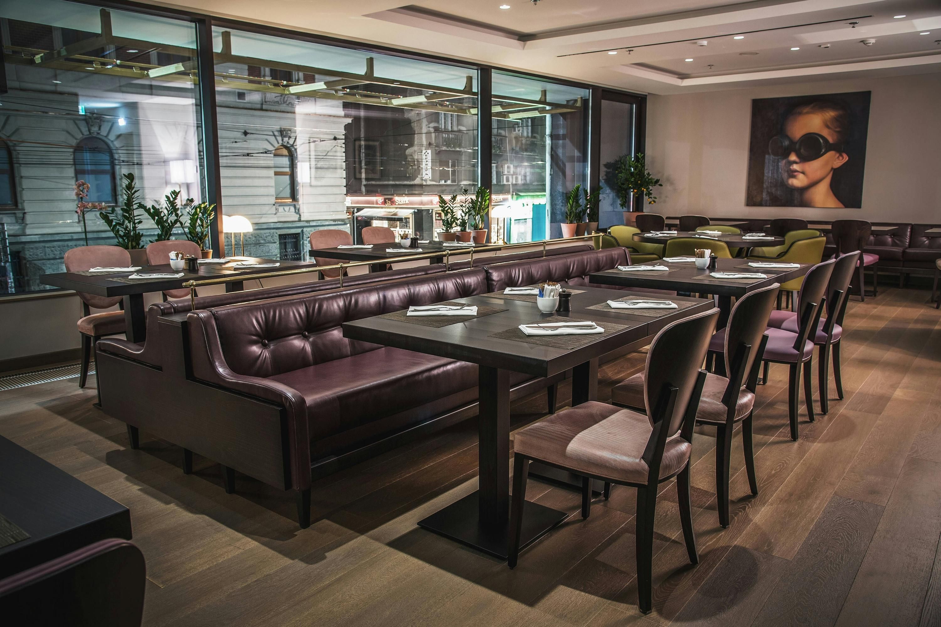 Restaurant Photo