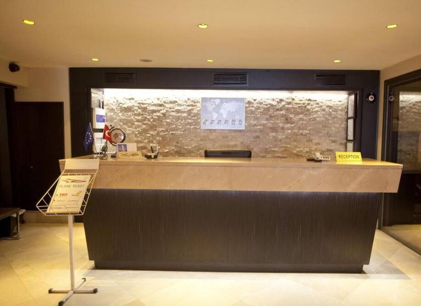 Front desk Photo