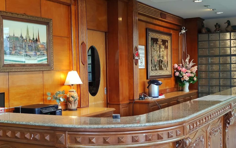 Front desk Photo