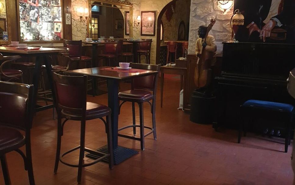 Bar Photo