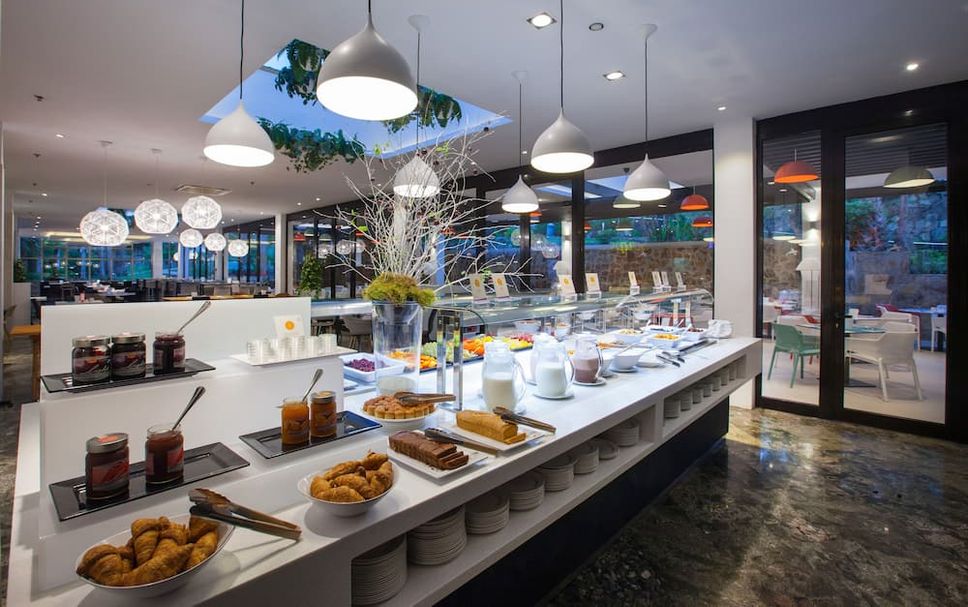 Buffet Photo