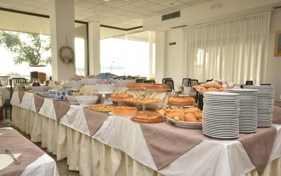 Buffet Photo