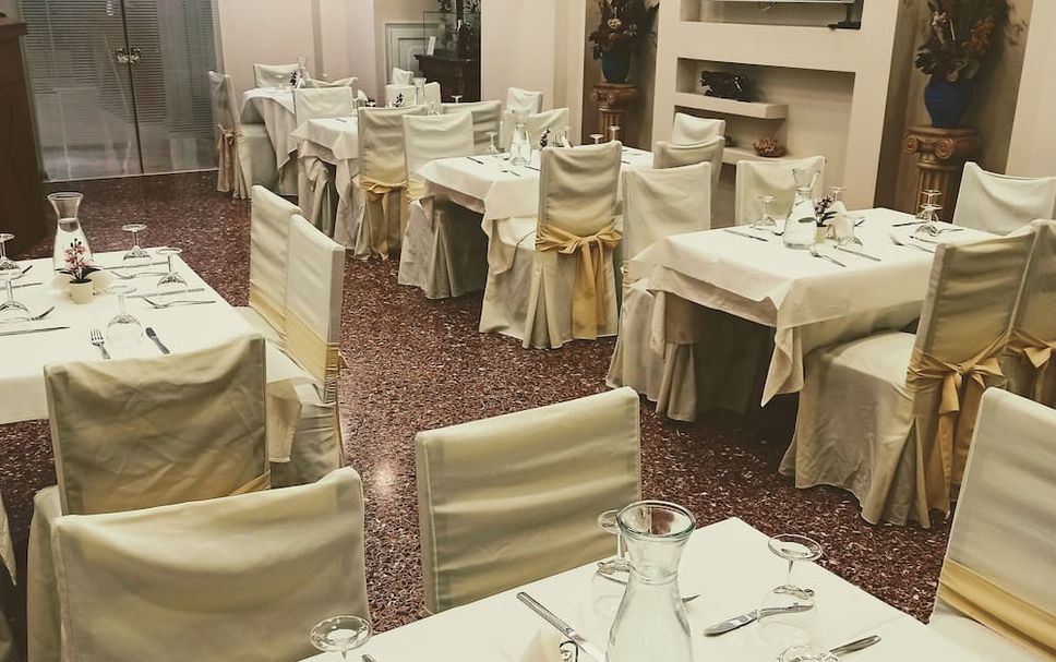 Banquet hall Photo