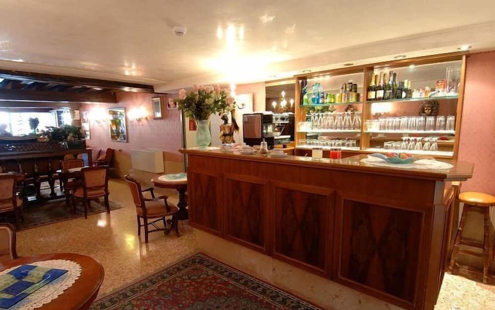Bar Photo