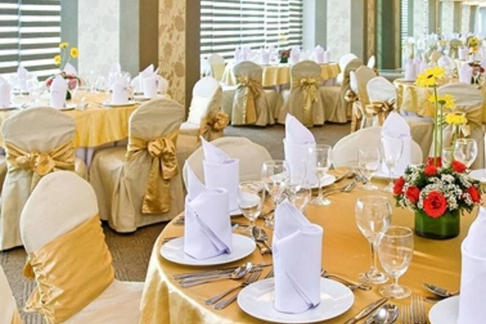 Banquet hall