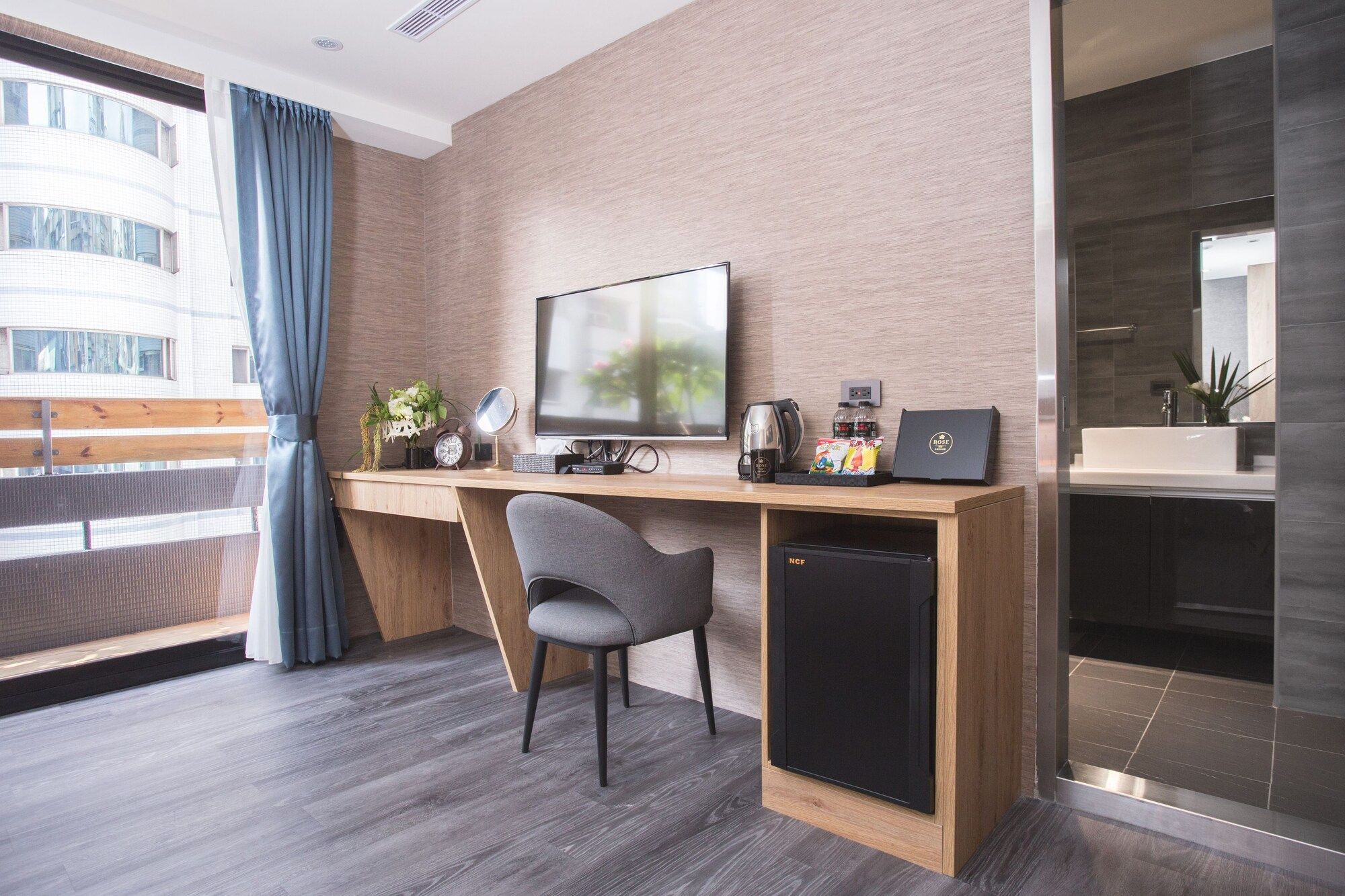 Room amenity