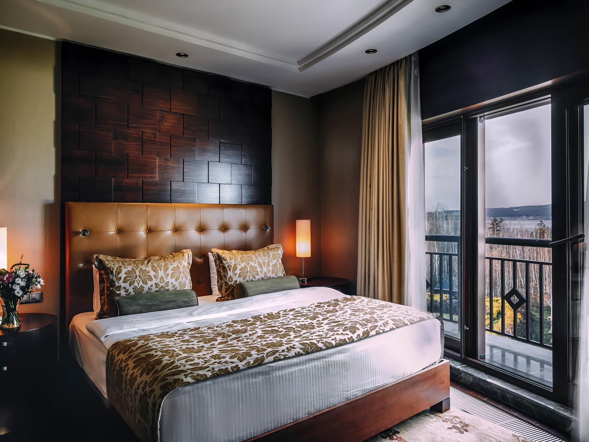 Bedroom Photo