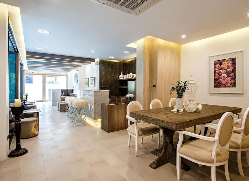 Dining room Photo