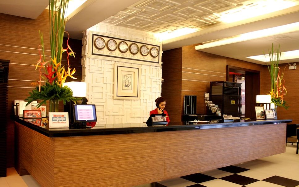 Front desk Photo