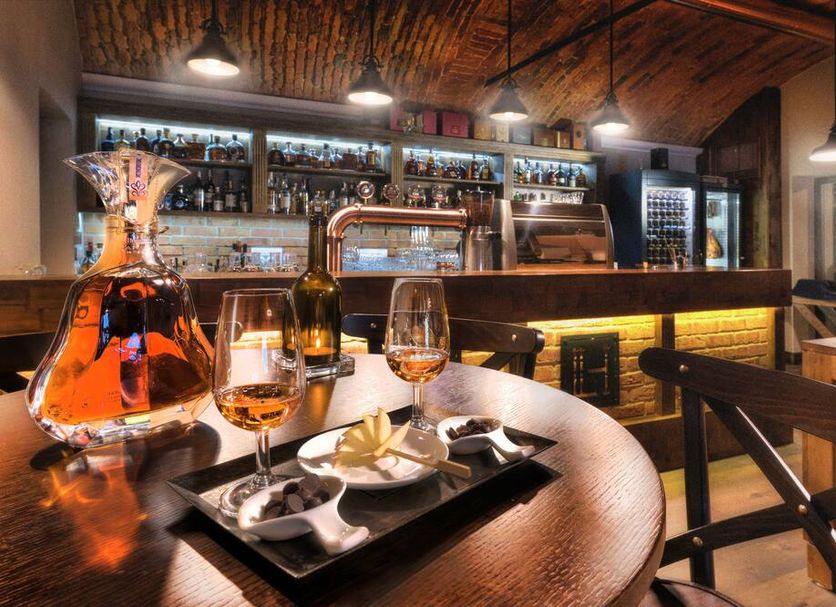 Bar Photo