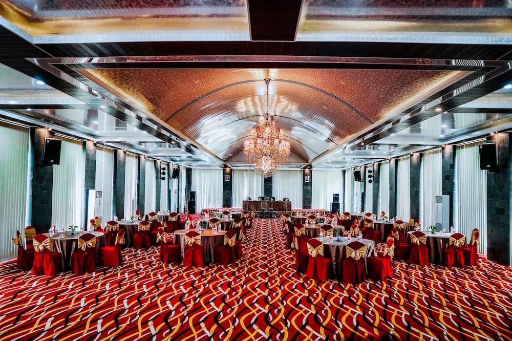 Banquet hall
