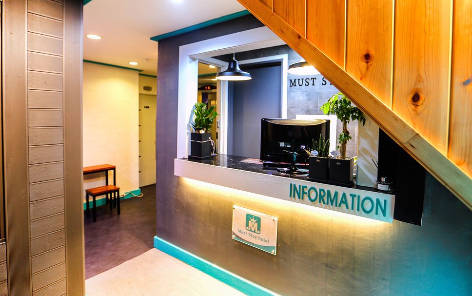 Front desk Photo