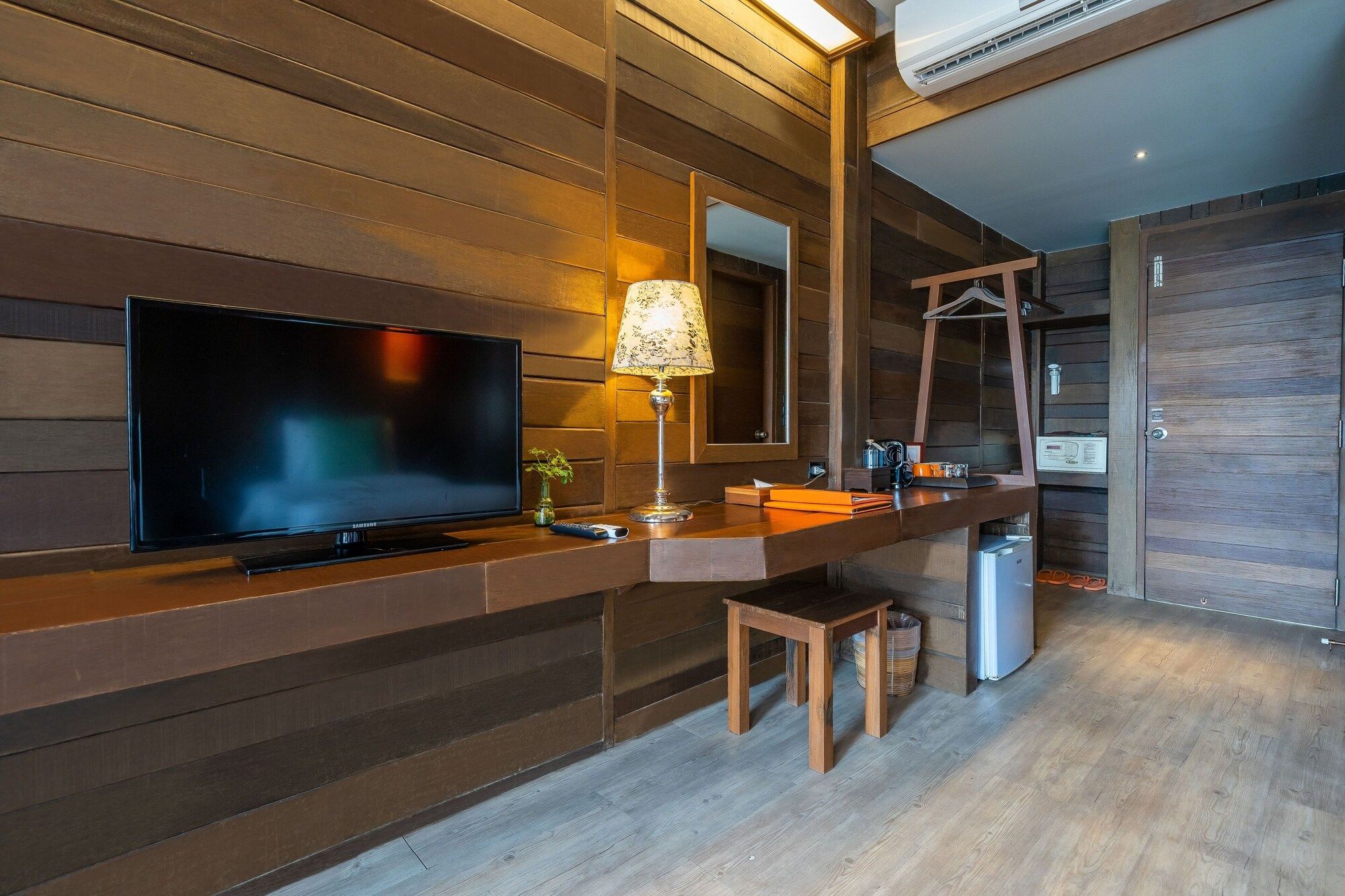 Room amenity