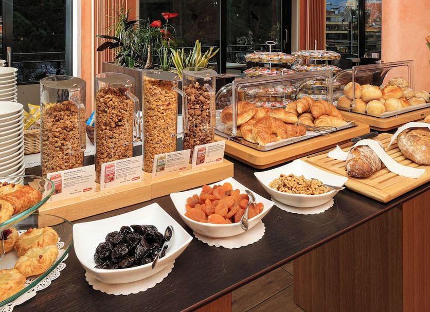 Buffet Photo