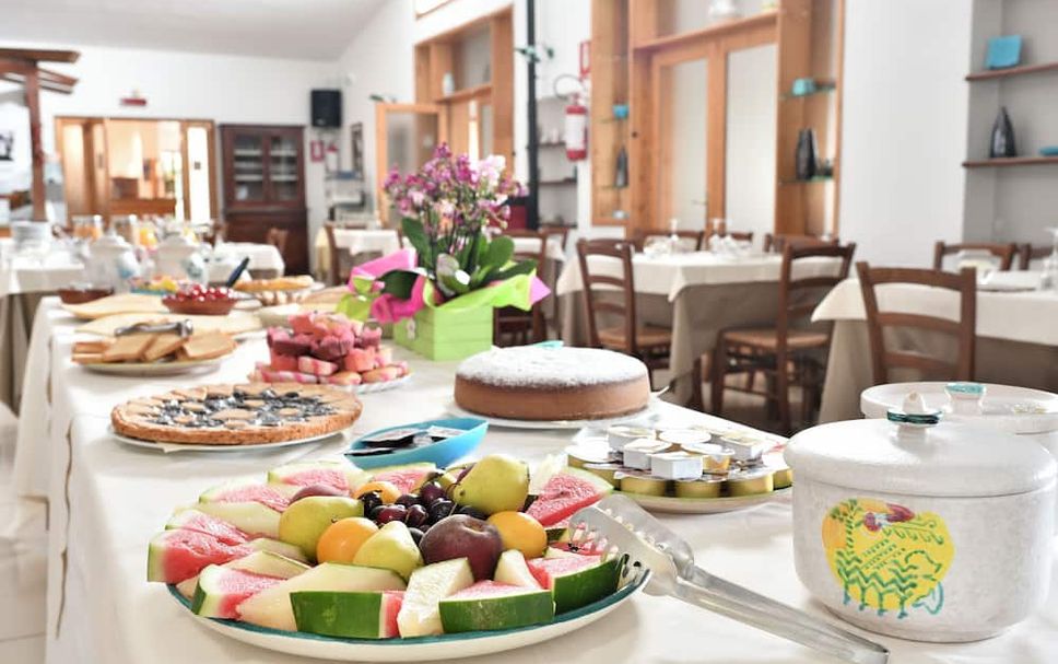 Buffet Photo