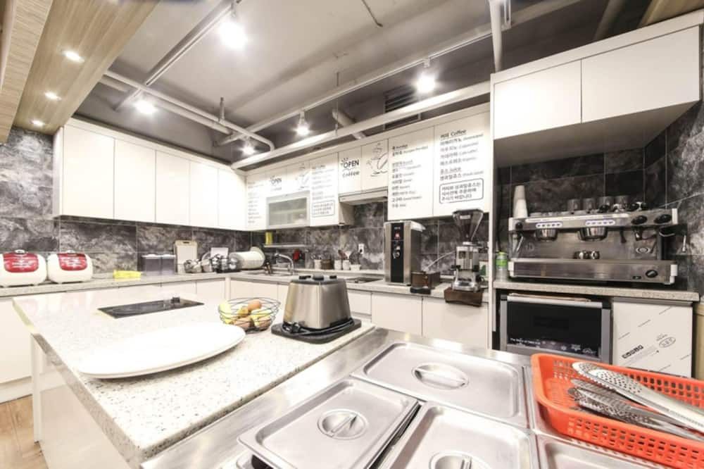 Kitchen Photo