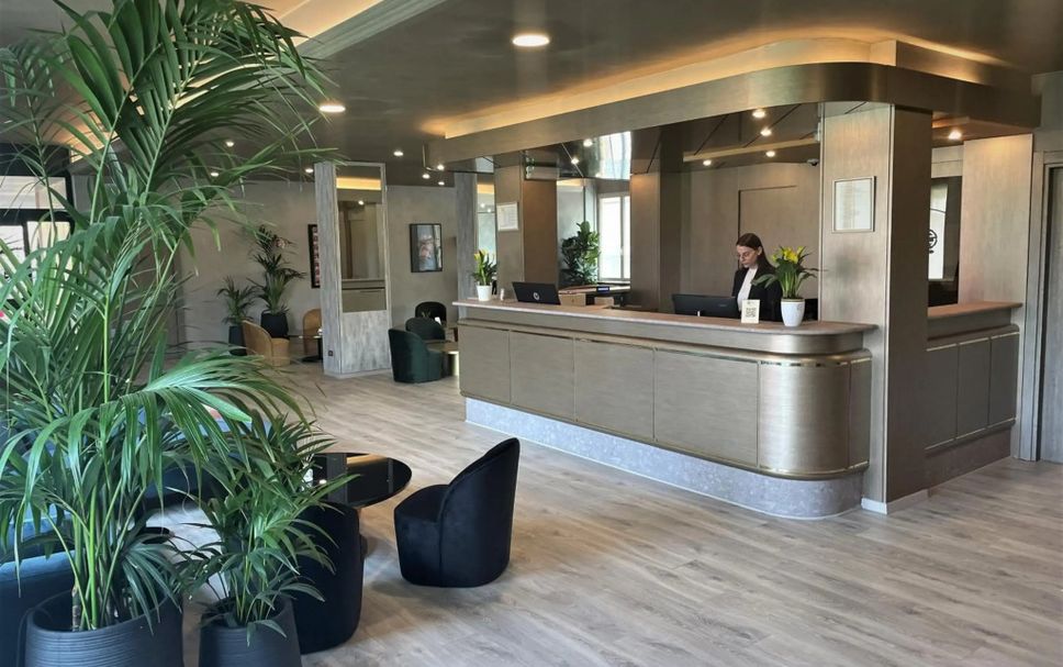 Front desk Photo