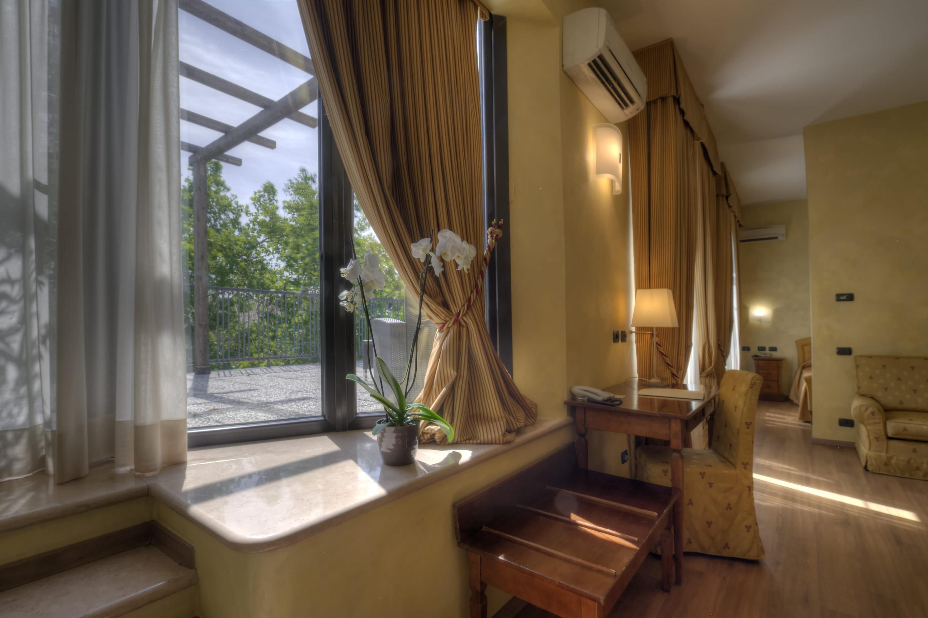 Room amenity