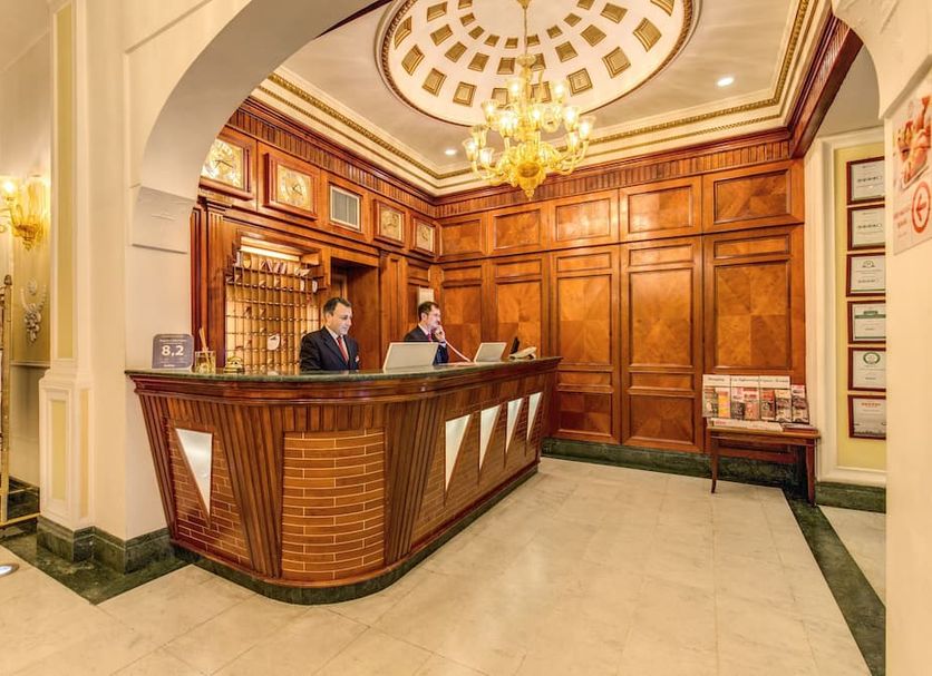 Front desk Photo