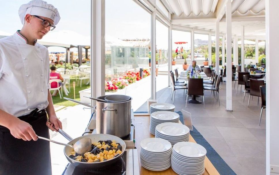 Buffet Photo
