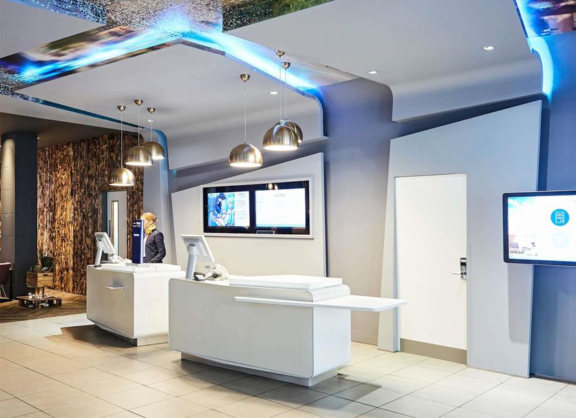 Front desk Photo