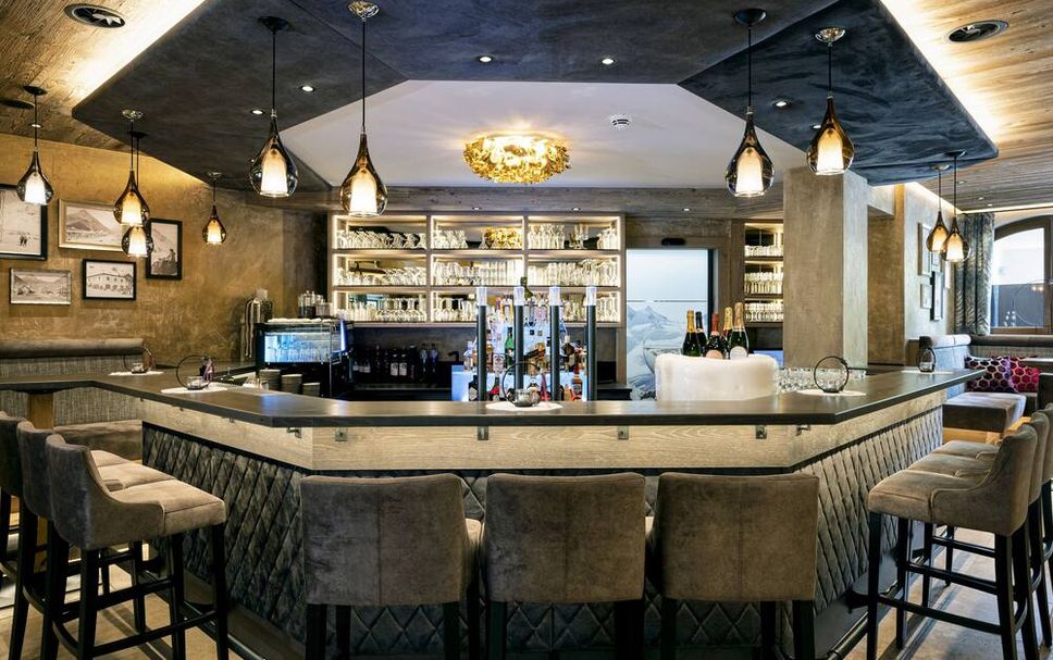 Bar Photo