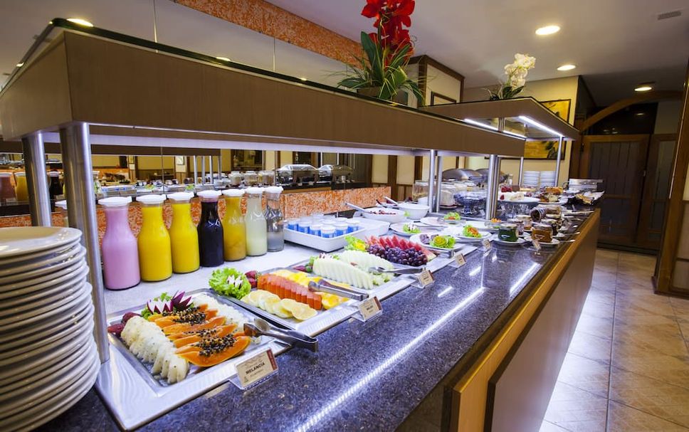 Buffet Photo