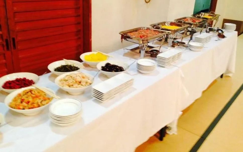 Buffet Photo