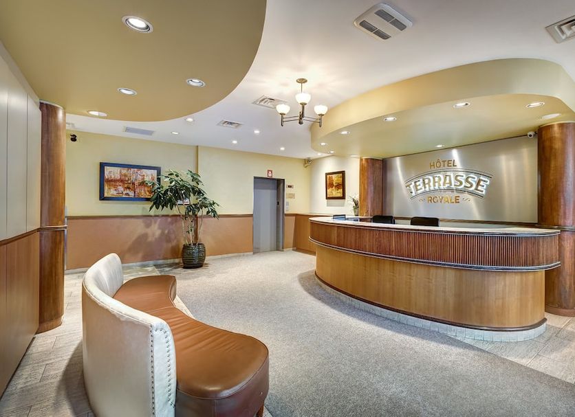 Front desk Photo