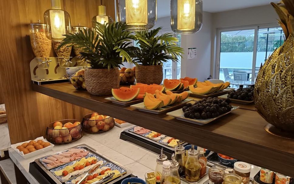 Buffet Photo