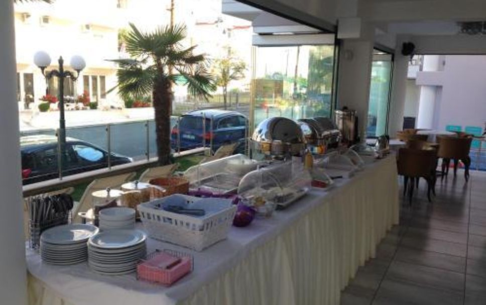 Buffet Photo
