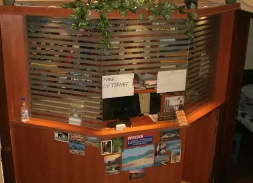 Front desk Photo