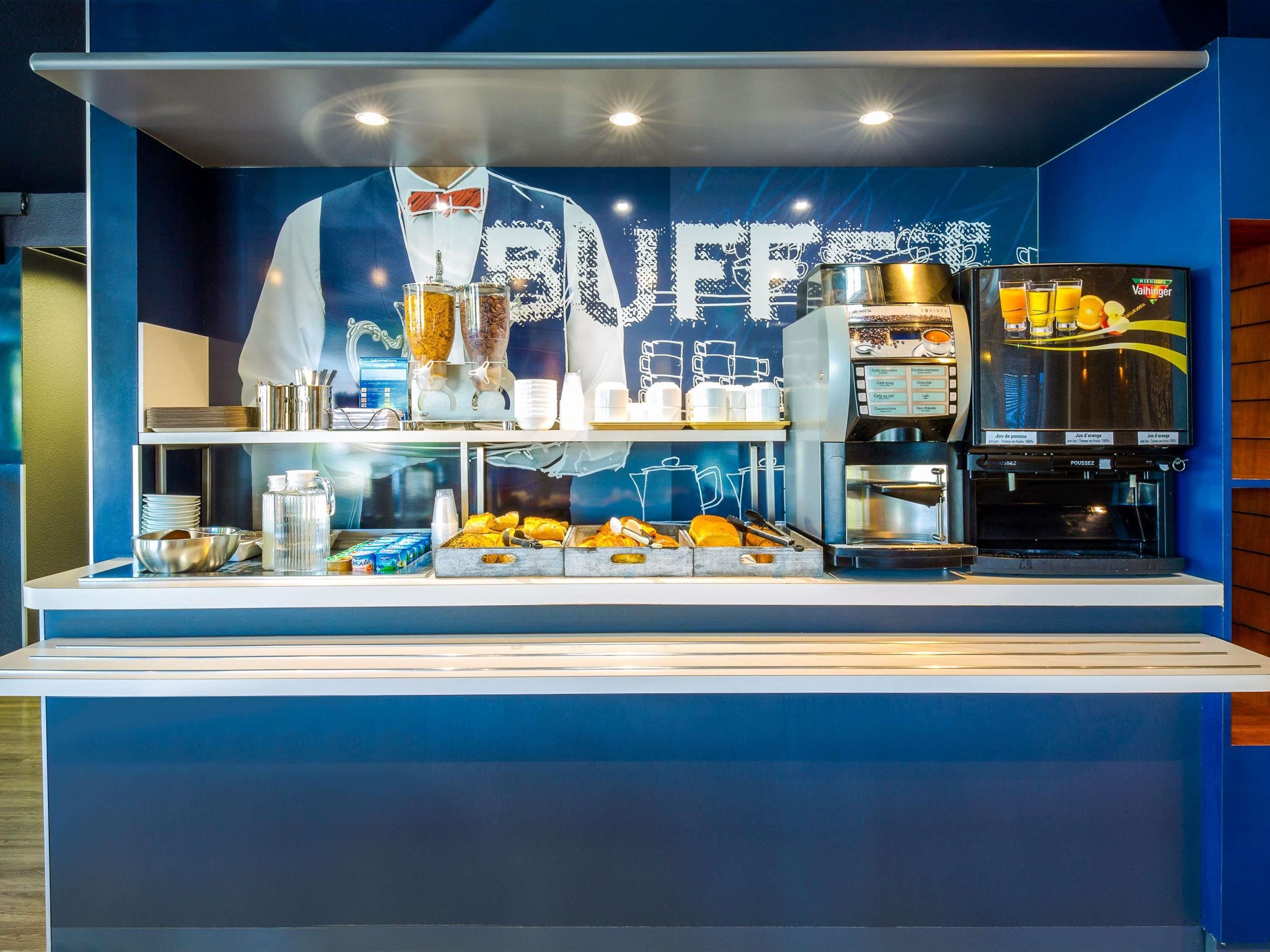 Buffet Photo