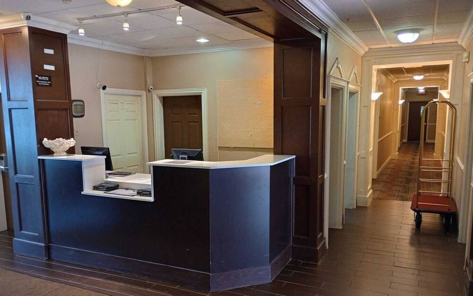 Front desk Photo