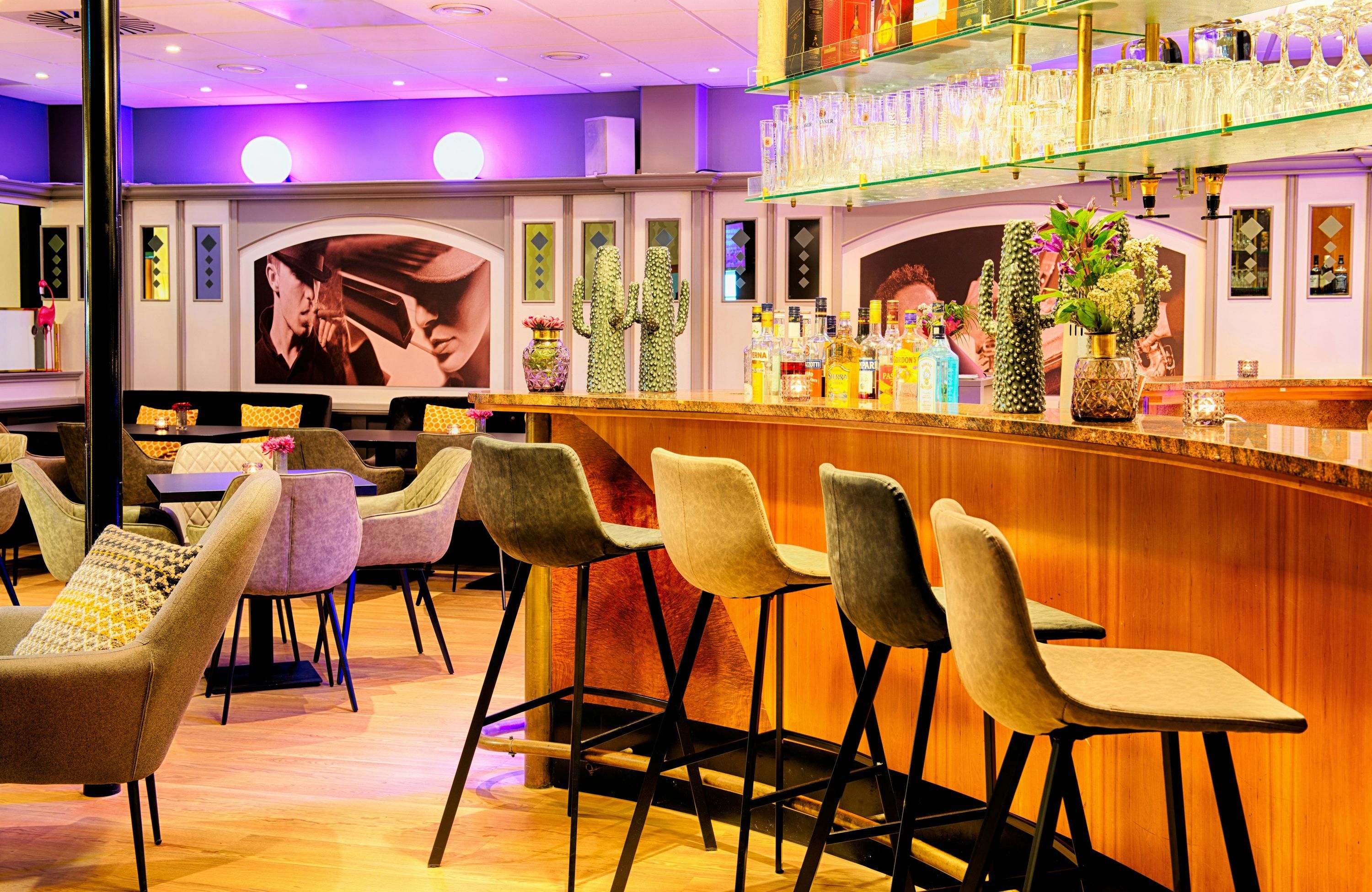 Bar Photo