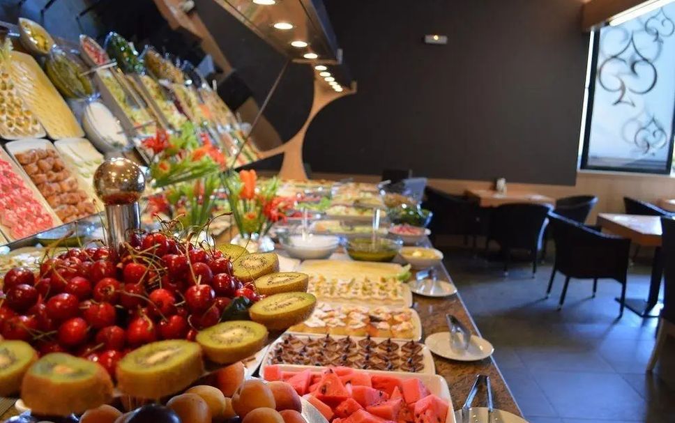 Buffet Photo