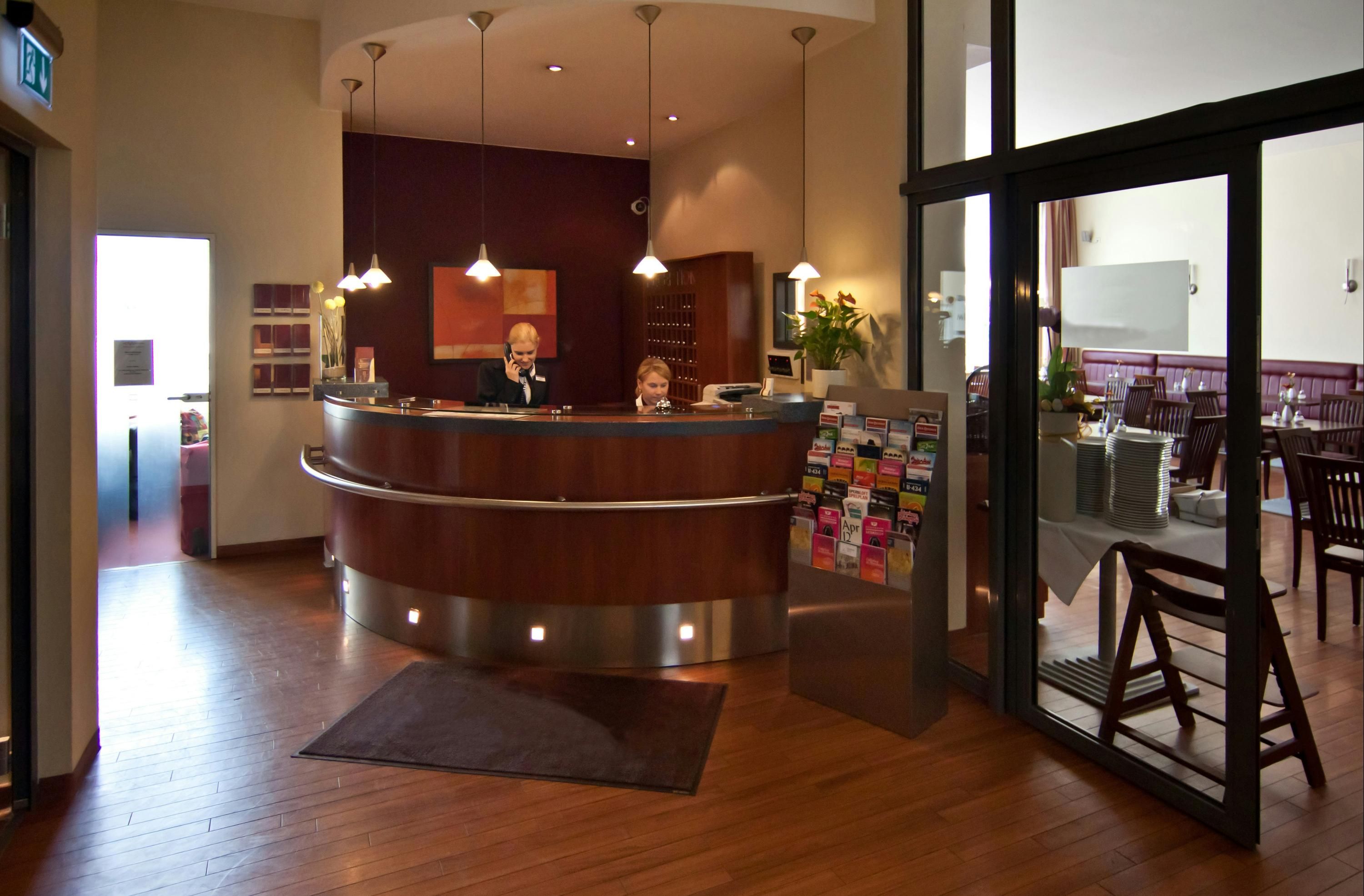 Front desk Photo