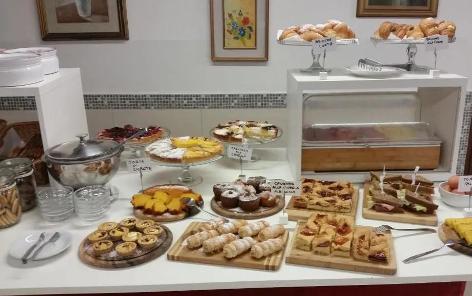 Buffet Photo