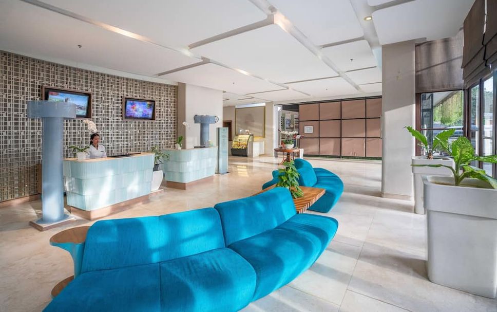 Front desk Photo