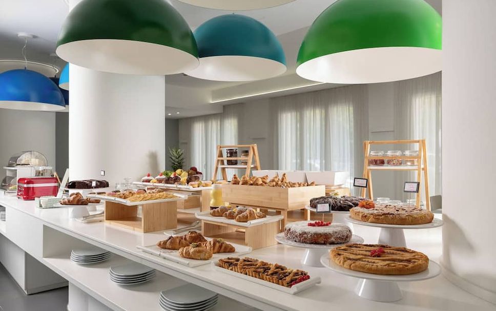 Buffet Photo