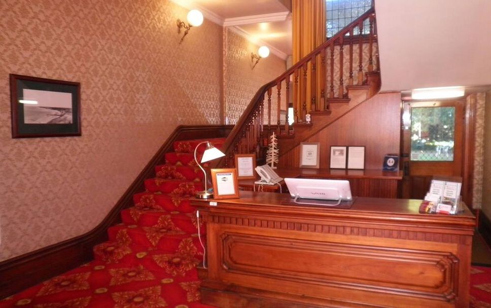 Front desk Photo