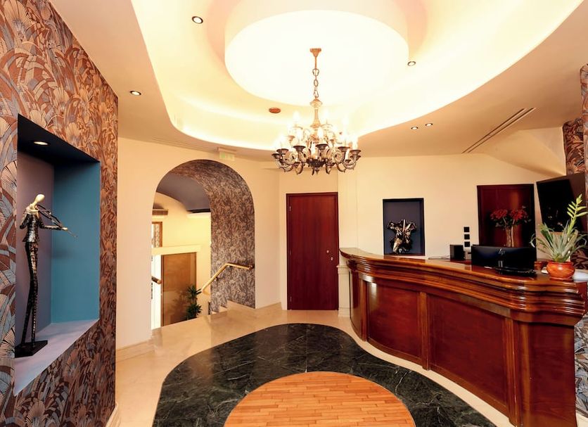 Front desk Photo