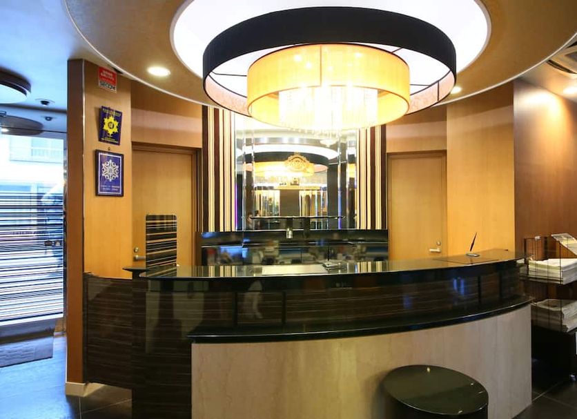 Front desk Photo