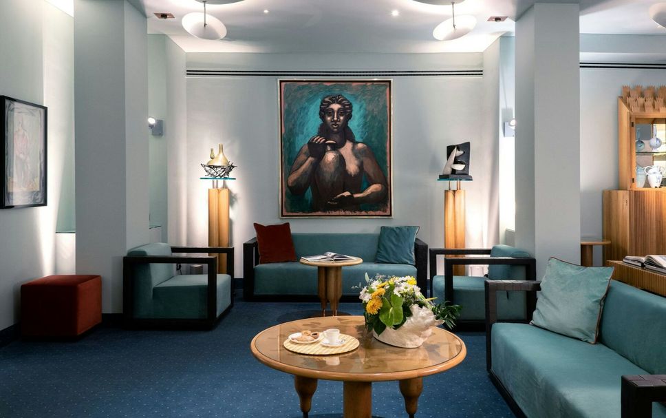 Lounge Photo