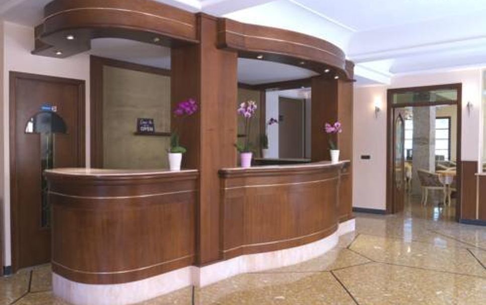 Front desk Photo