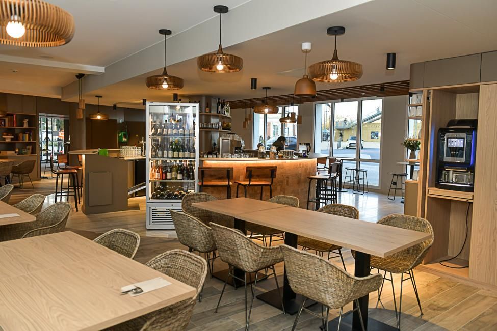 Restaurant Photo