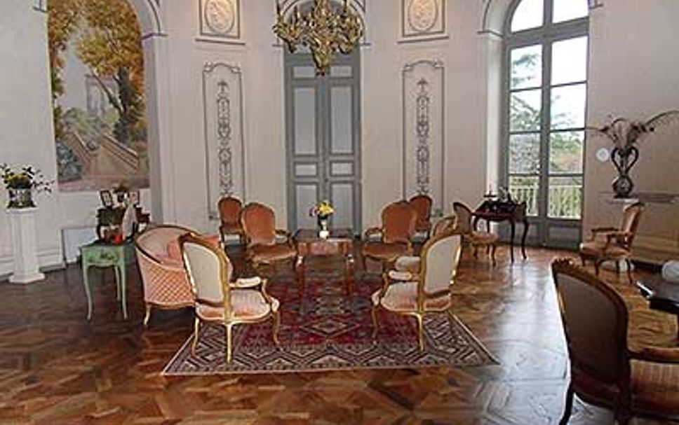 Dining room Photo