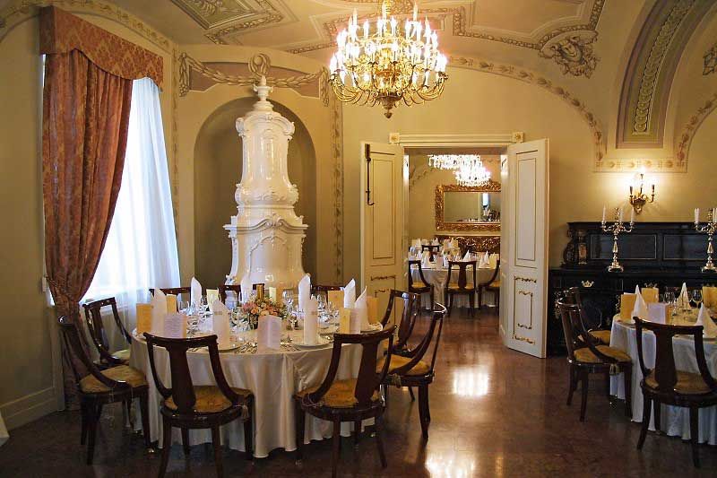 Banquet hall