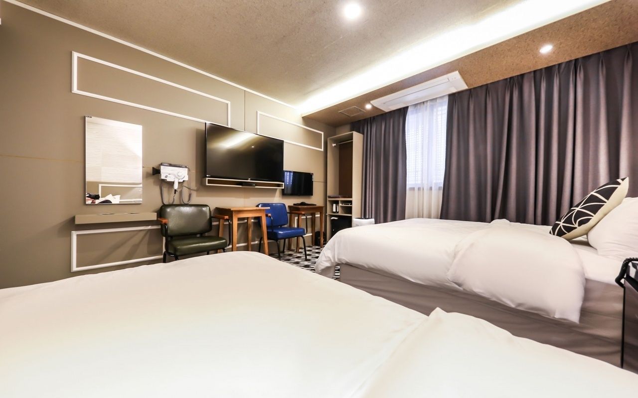 Room amenity